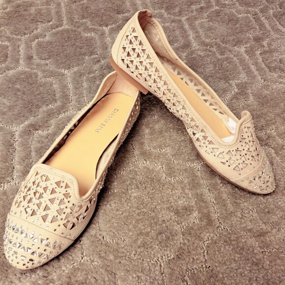 Gianni Bini Embellished Ballet Flats WOMENS SIZE 8 triangle cut out slip on NWOT - Picture 2 of 12